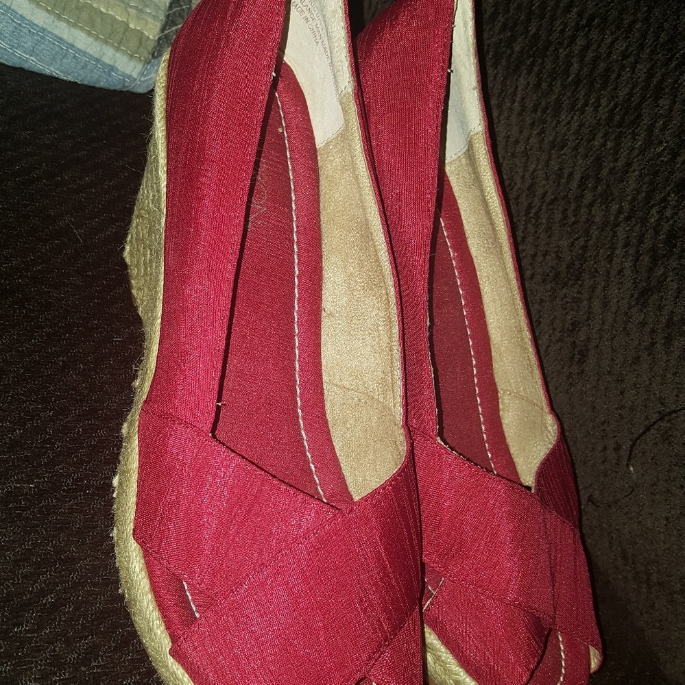 Red Wedges